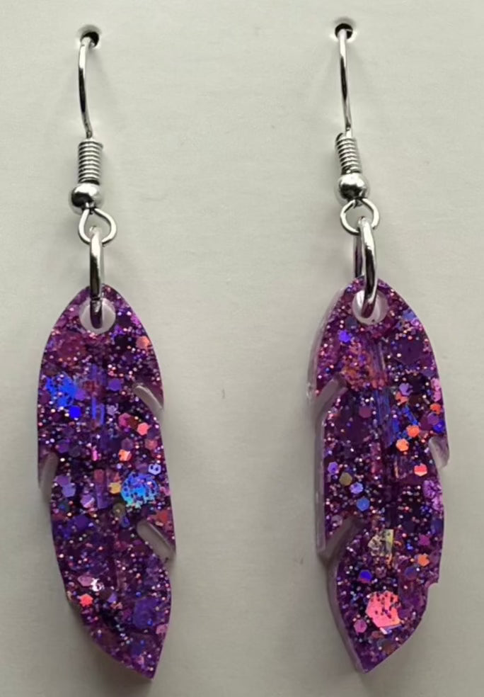 Medium Feathers Pinkish-Purple Blend