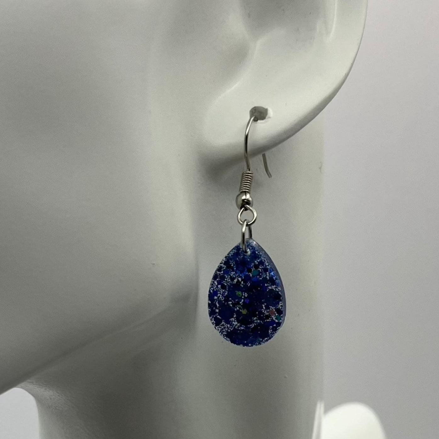 Small teardrop chunky blue