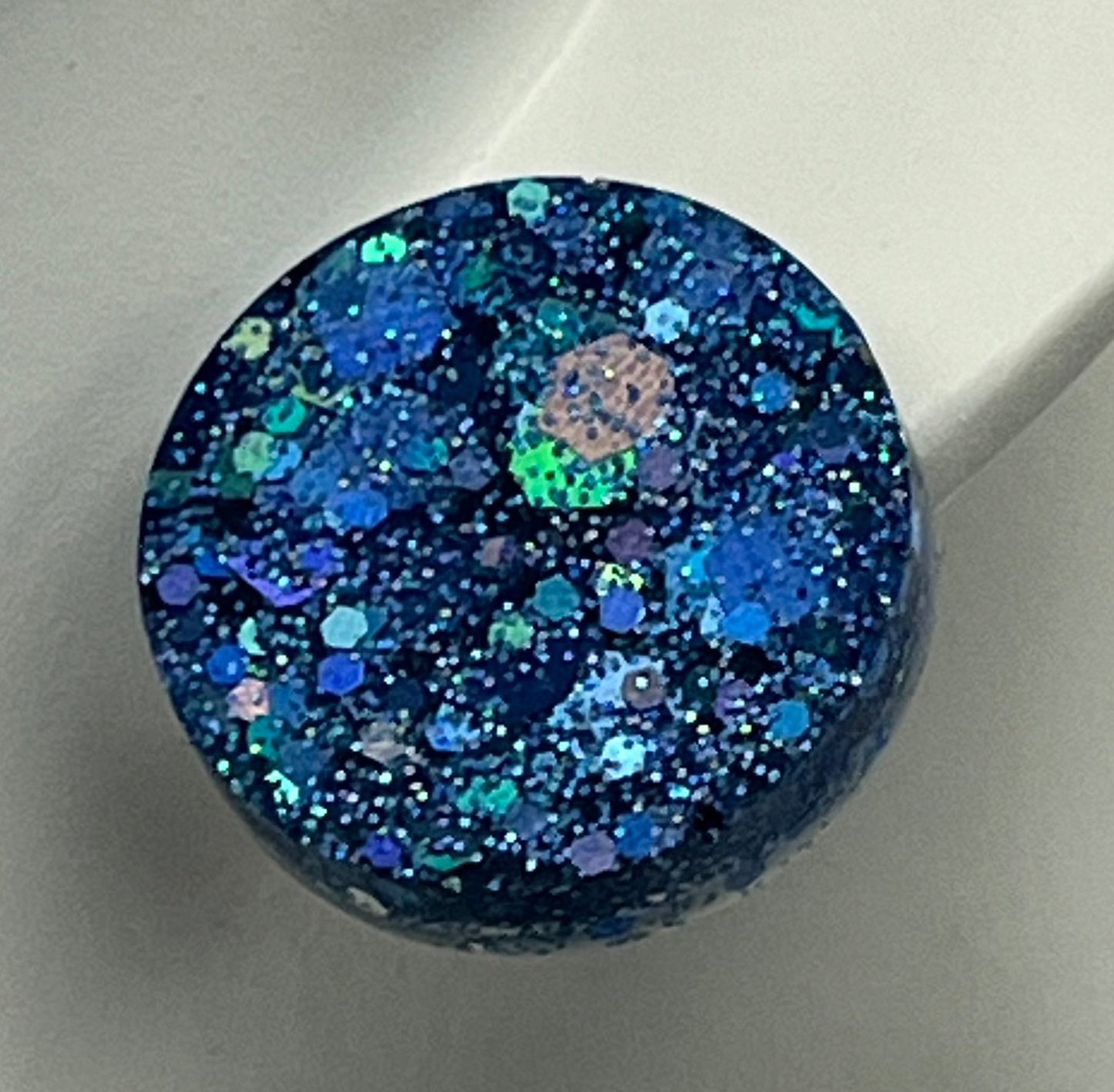 Large 18 mm Studs Blue Holographic