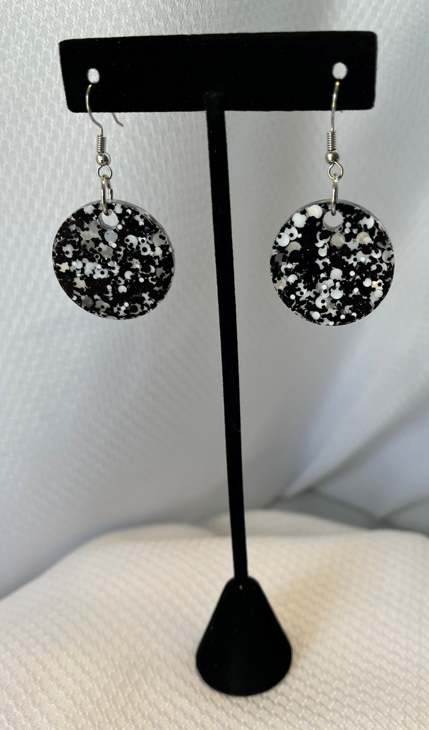 Medium Circle Black and White Glitter