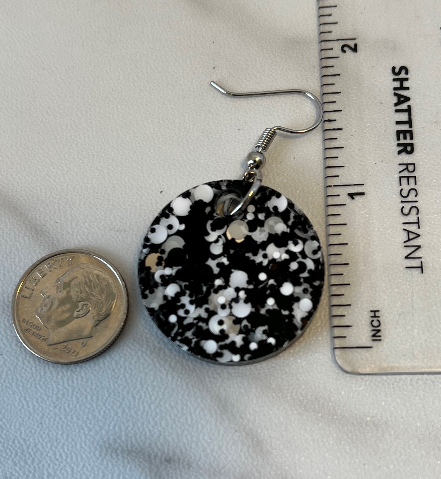 Medium Circle Black and White Glitter