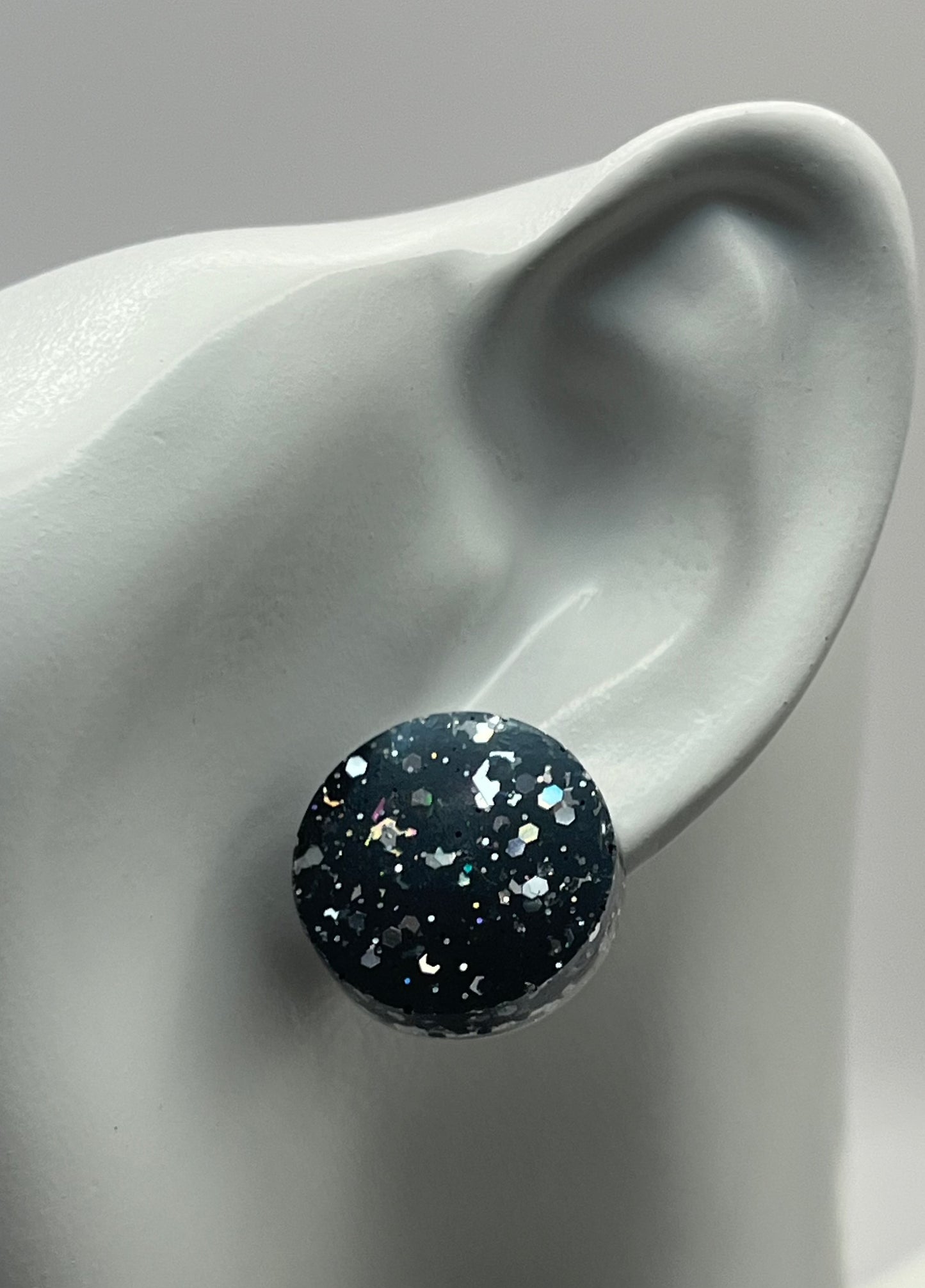 Large 18 mm Studs Black with Silver Sparkles